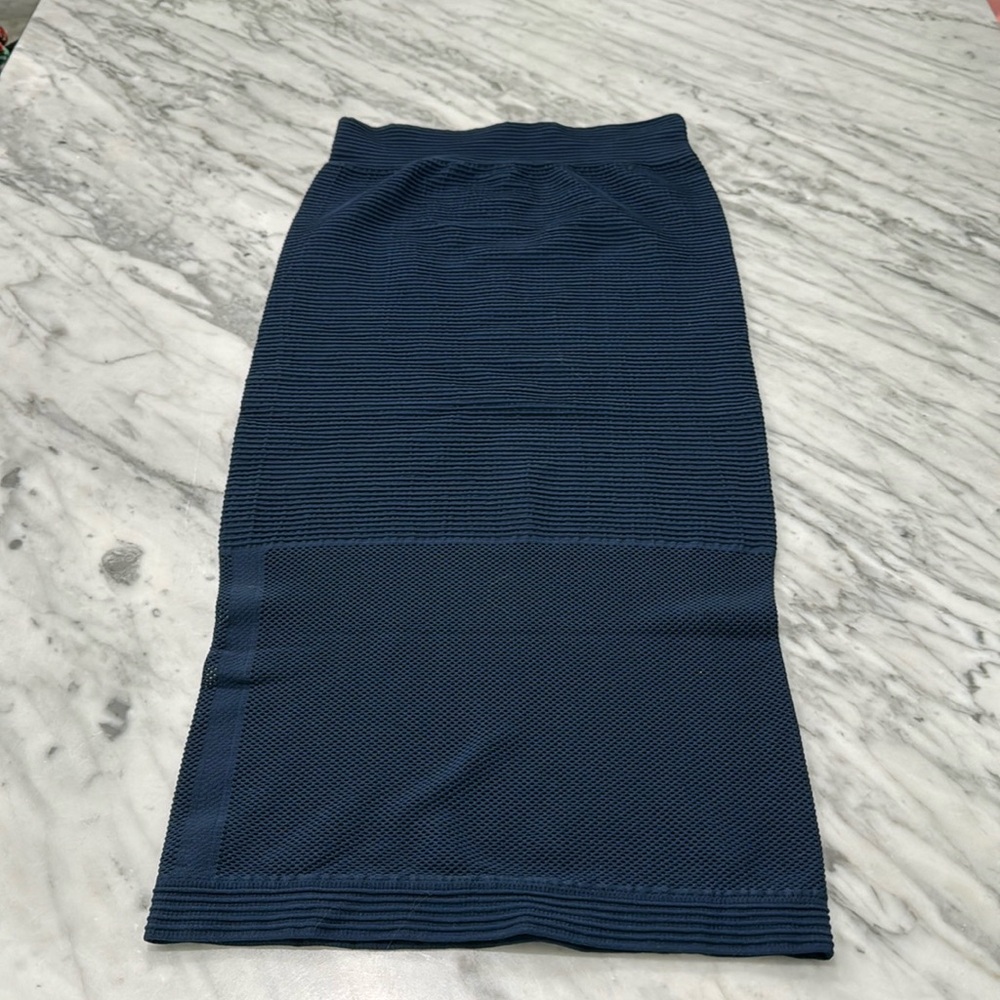 Bcbg body contour skirt